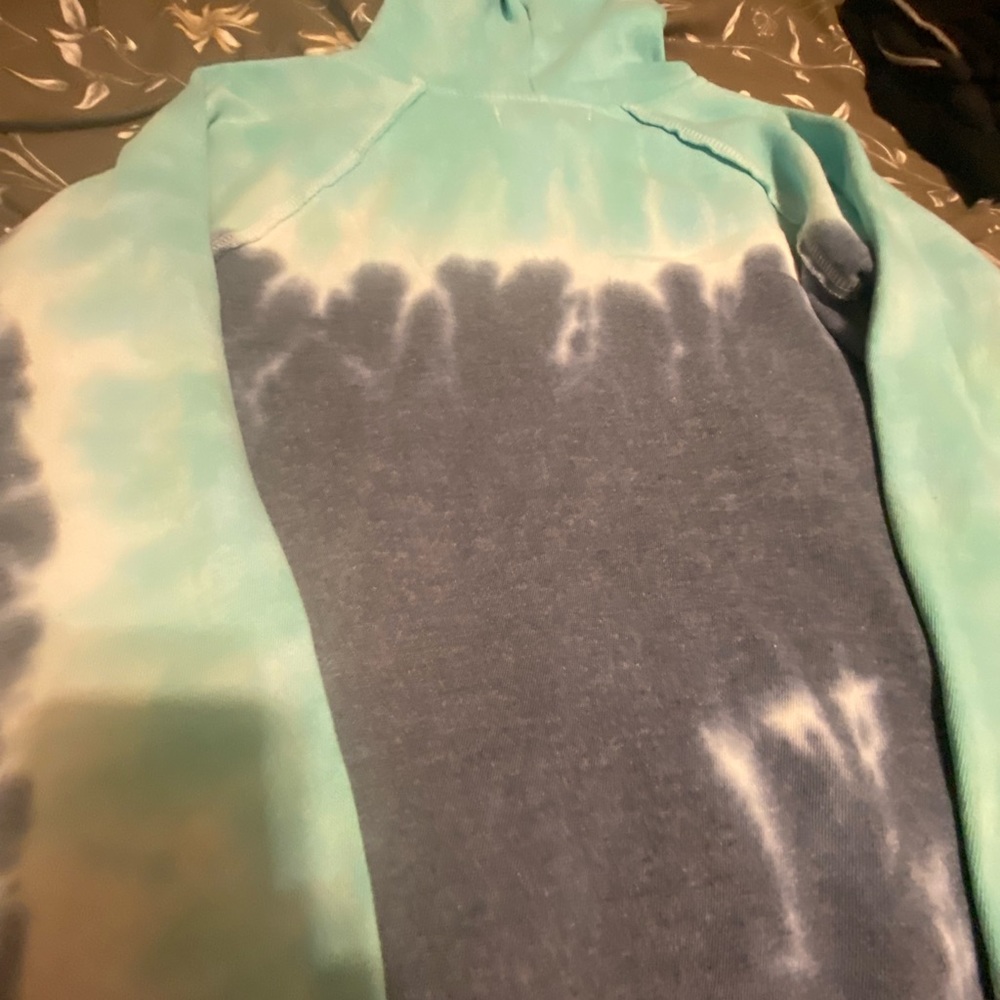 Boys size XL.  Worn maybe twice.  My son outgrew everything over summer.